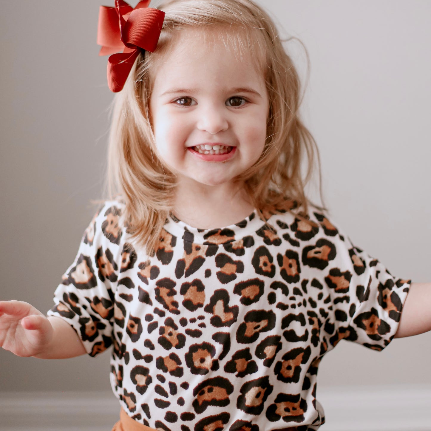 AT THE PARKS - Daisy Top